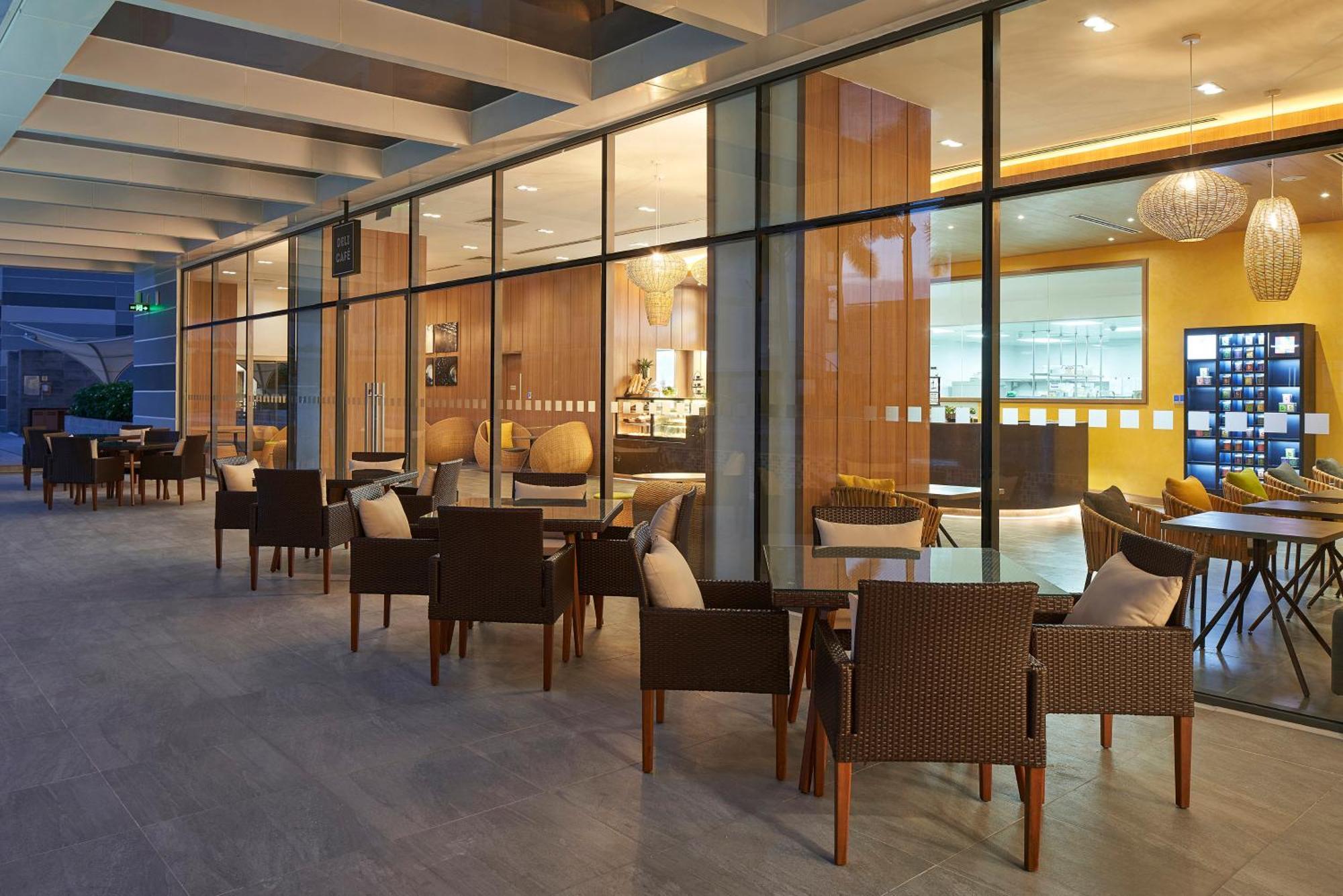 Holiday Inn & Suites Saigon Airport By Ihg Хошимін Екстер'єр фото