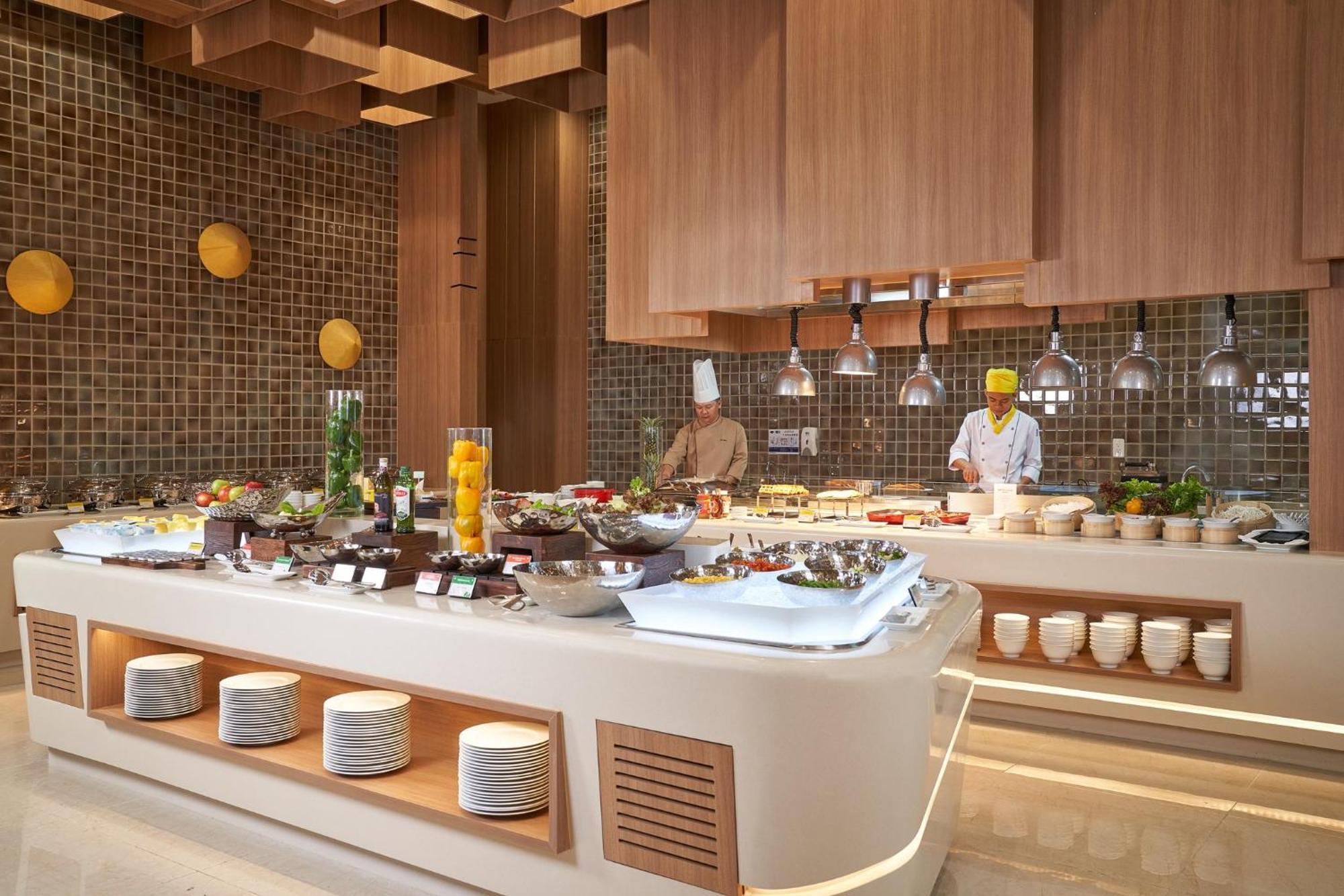 Holiday Inn & Suites Saigon Airport By Ihg Хошимін Екстер'єр фото