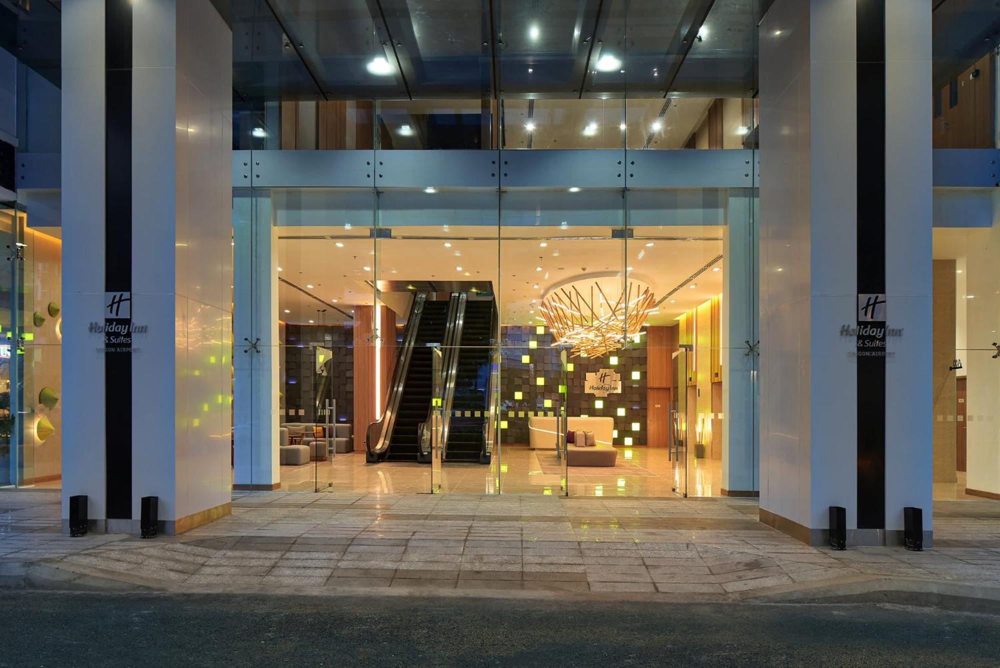 Holiday Inn & Suites Saigon Airport By Ihg Хошимін Екстер'єр фото